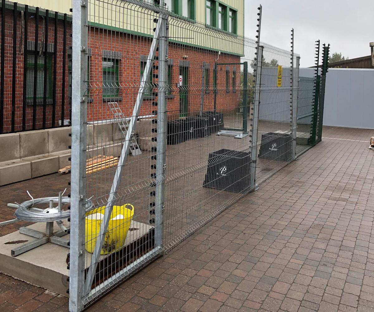 FenceSafe-E: Temporary Monitored Pulsed Fencing